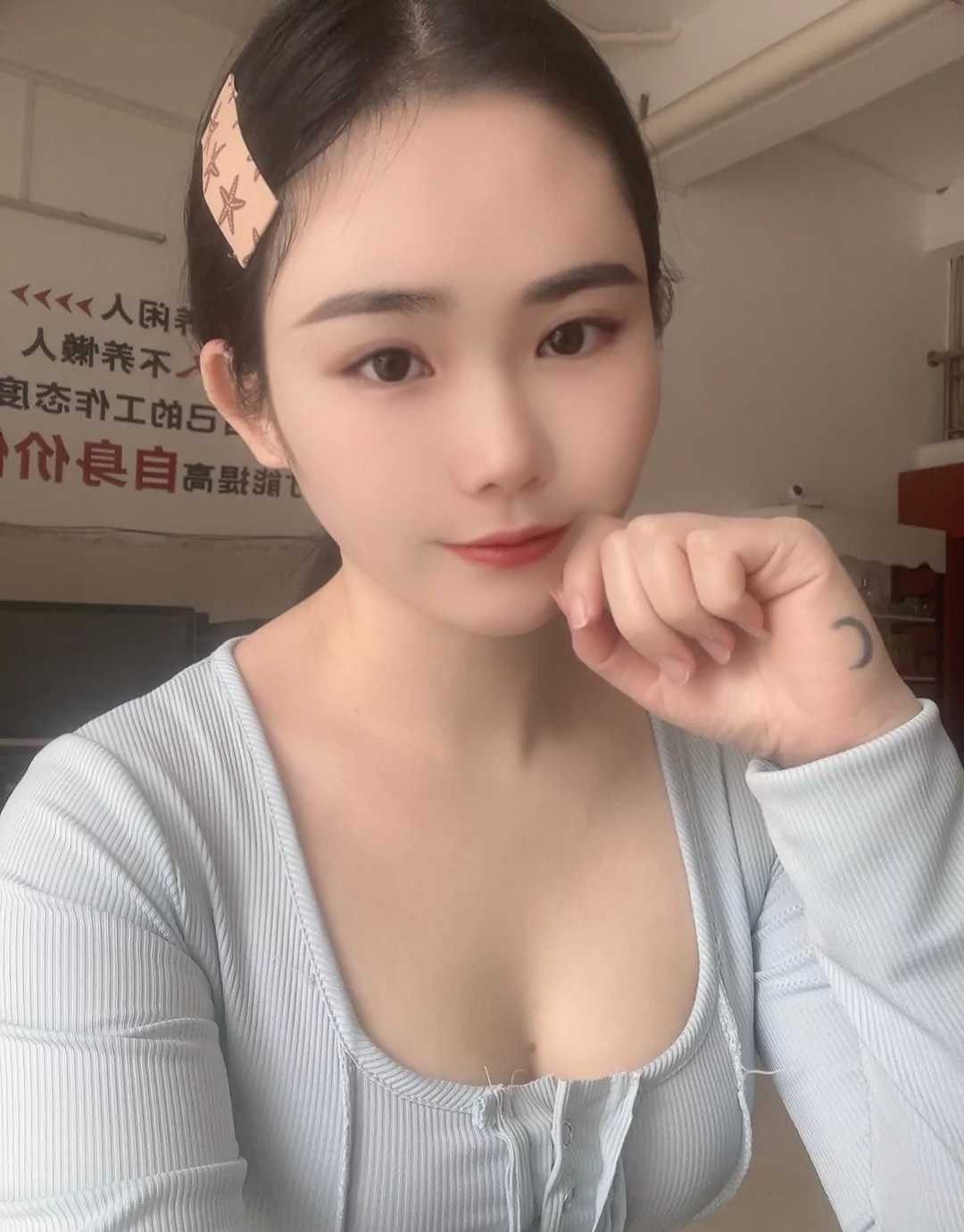 长宁区年轻肤白漂亮妹妹